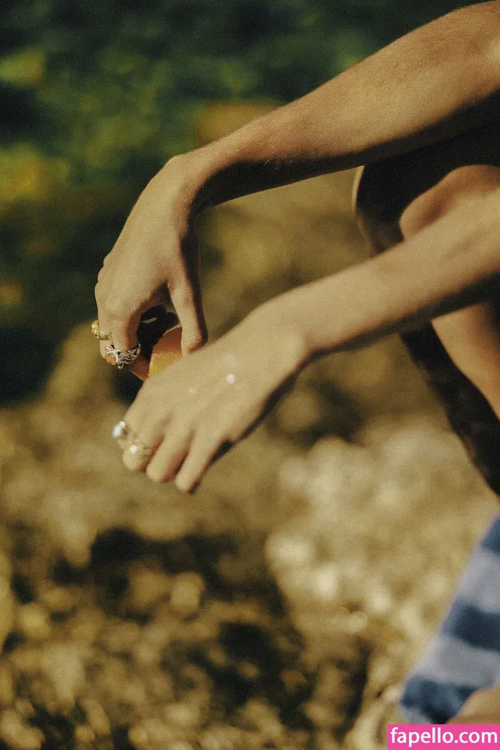 beyondthepinesmagazine Onlyfans Photo Gallery 