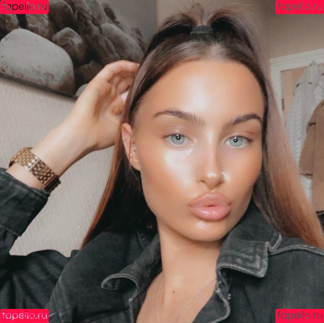 cbelxox Onlyfans Photo Gallery 