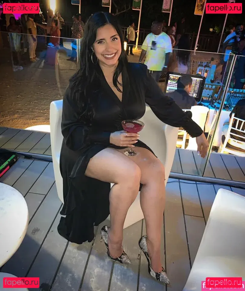 Laura Stylez Onlyfans Photo Gallery 