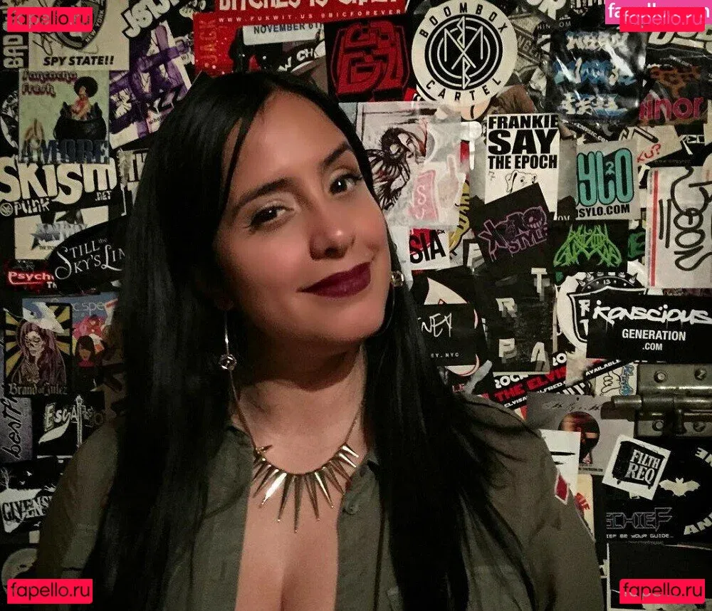 Laura Stylez Onlyfans Photo Gallery 