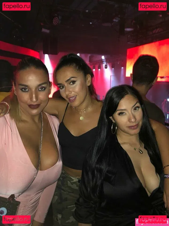 Laura Stylez Onlyfans Photo Gallery 