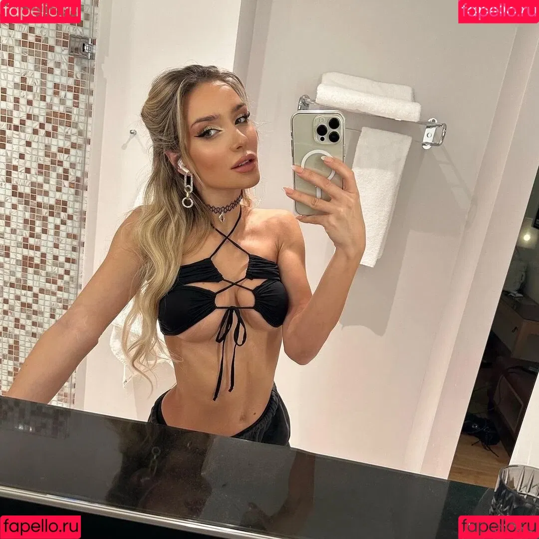 abby vogue Onlyfans Photo Gallery 