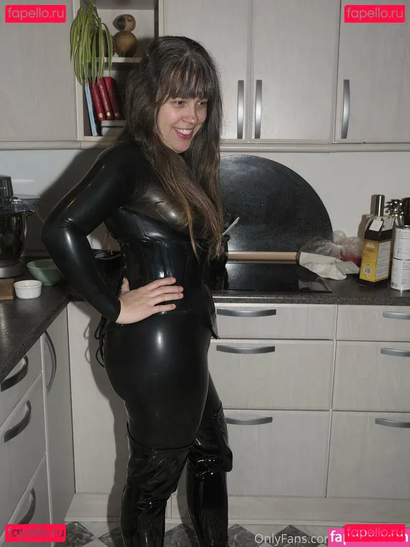 latexblizfree Onlyfans Photo Gallery 