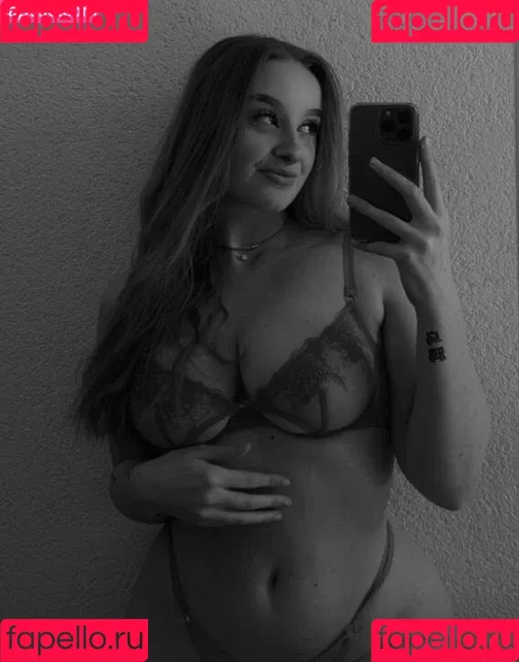 Lara_mde Onlyfans Photo Gallery 