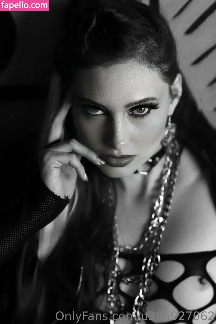 u305927062 Onlyfans Photo Gallery 