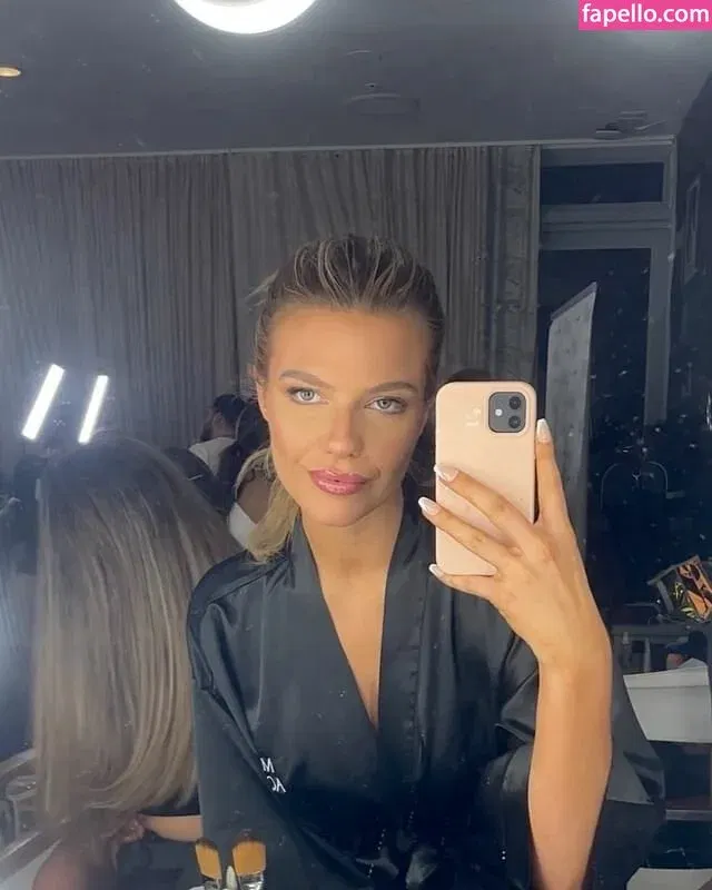 Leah Postol Onlyfans Photo Gallery 