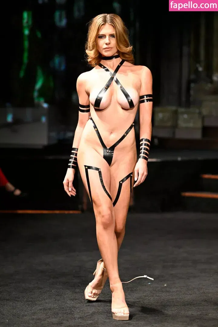 Leah Postol Onlyfans Photo Gallery 