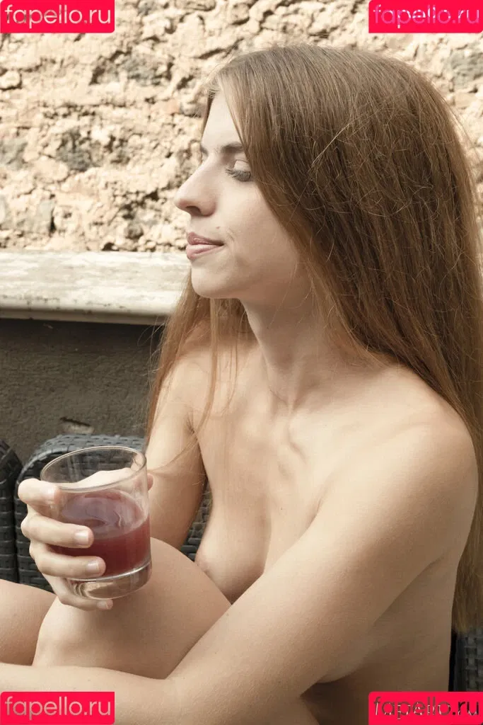 Emelie Crystal Onlyfans Photo Gallery 