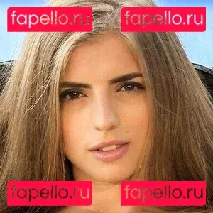 Emelie Crystal Onlyfans Photo Gallery 