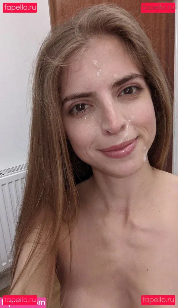 Emelie Crystal Onlyfans Photo Gallery 