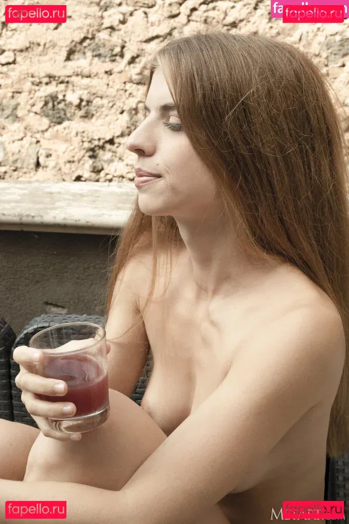 Emelie Crystal Onlyfans Photo Gallery 