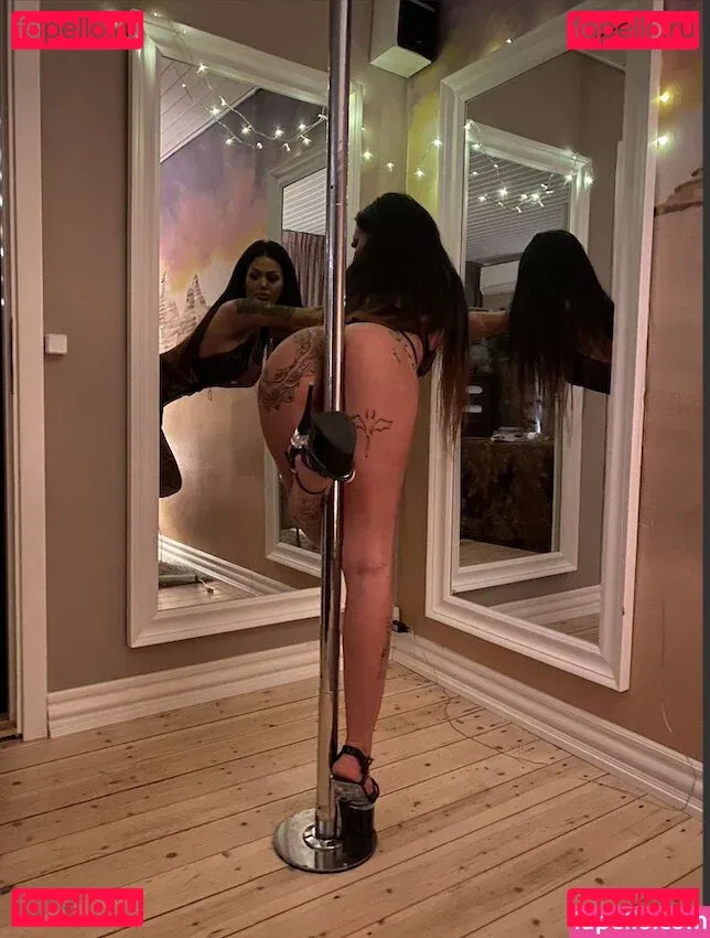 Regitze Koch Hansen Kochregitze Onlyfans Photo Gallery 