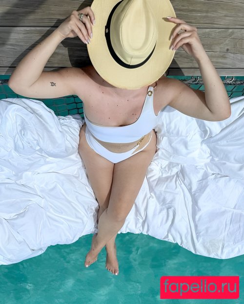 Amanda Meirelles Onlyfans Photo Gallery 