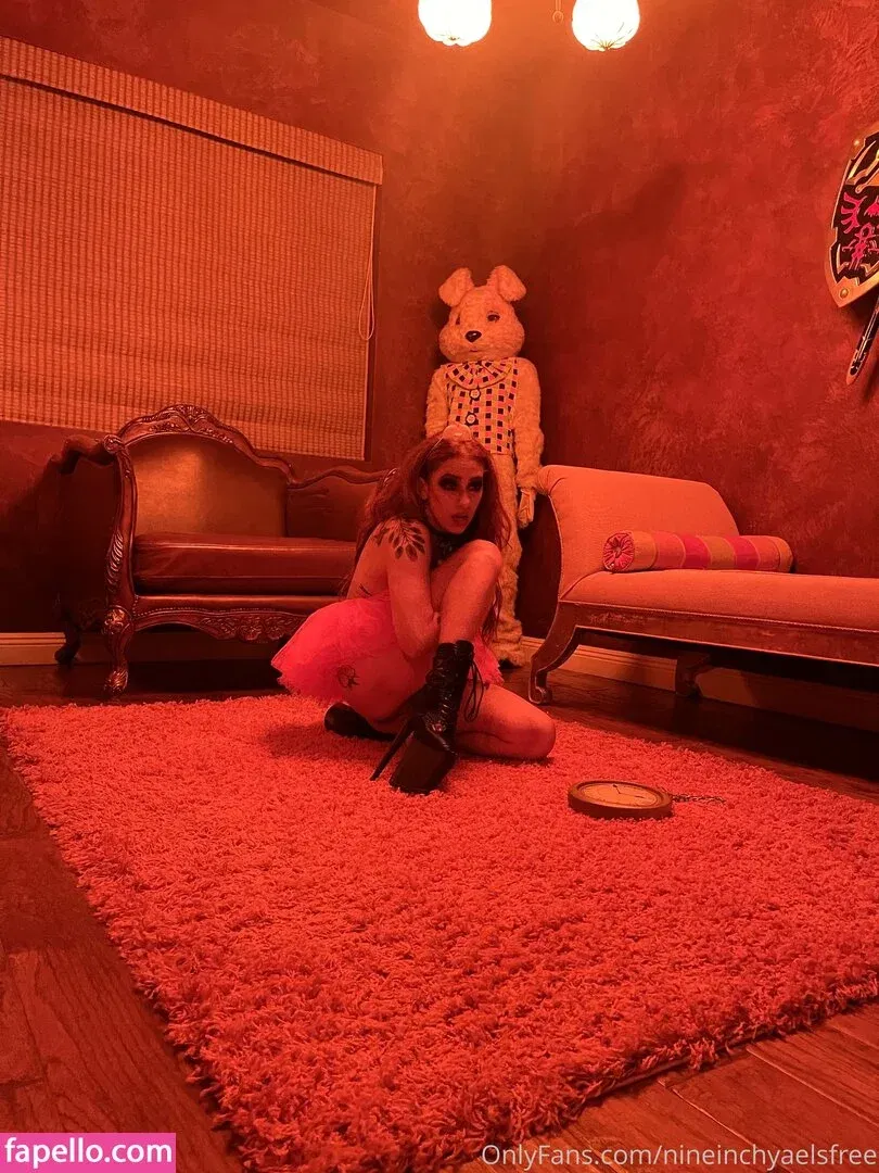 nineinchyaelsfree Onlyfans Photo Gallery 