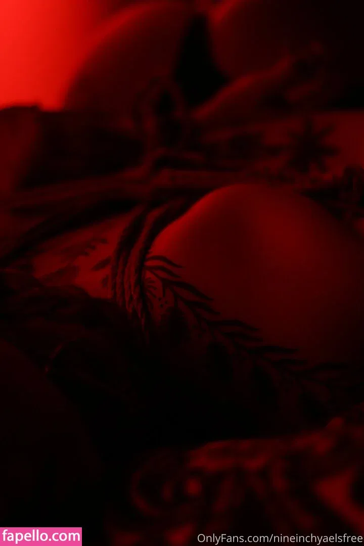 nineinchyaelsfree Onlyfans Photo Gallery 