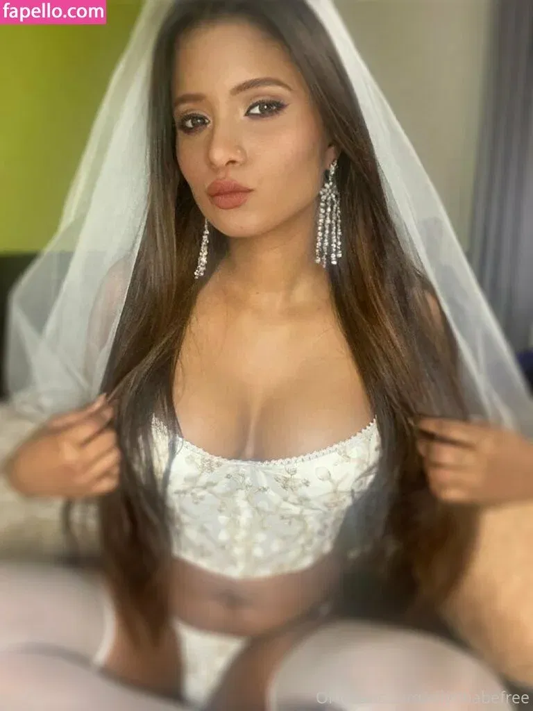 Ellynbabe Onlyfans Photo Gallery 