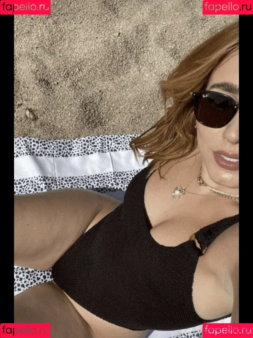 Liv Humby Onlyfans Photo Gallery 