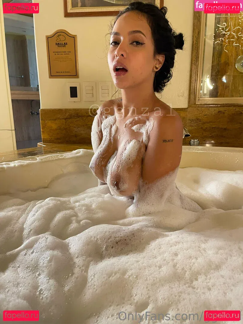 ggnzal Onlyfans Photo Gallery 