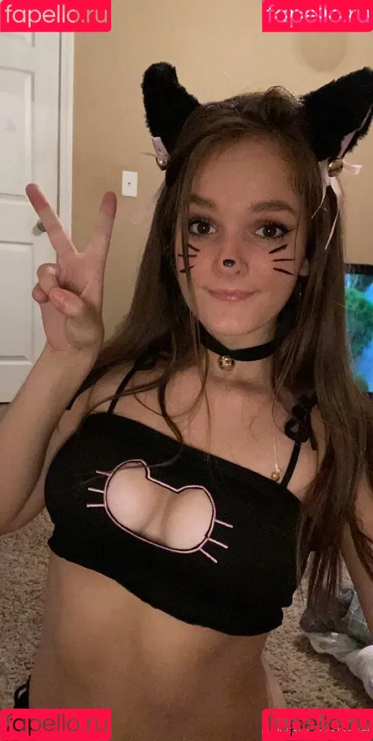 brat gf Onlyfans Photo Gallery 