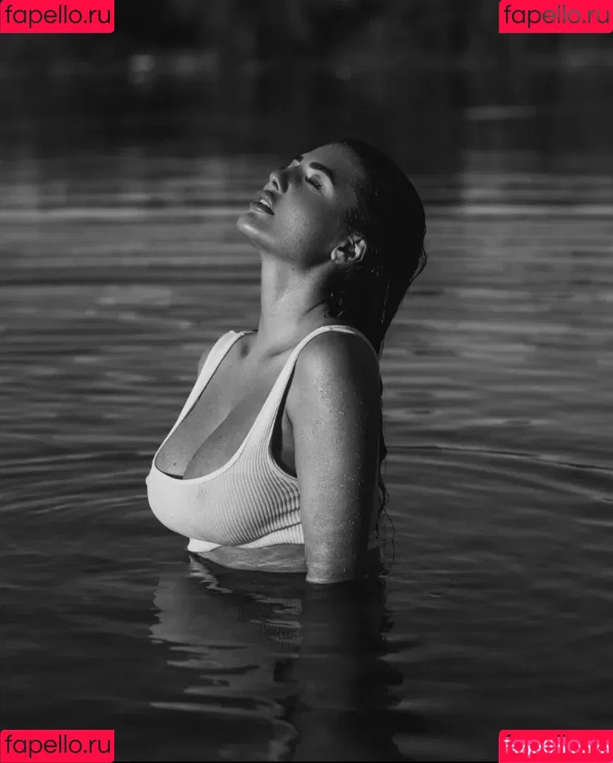 Laura Mania Onlyfans Photo Gallery 
