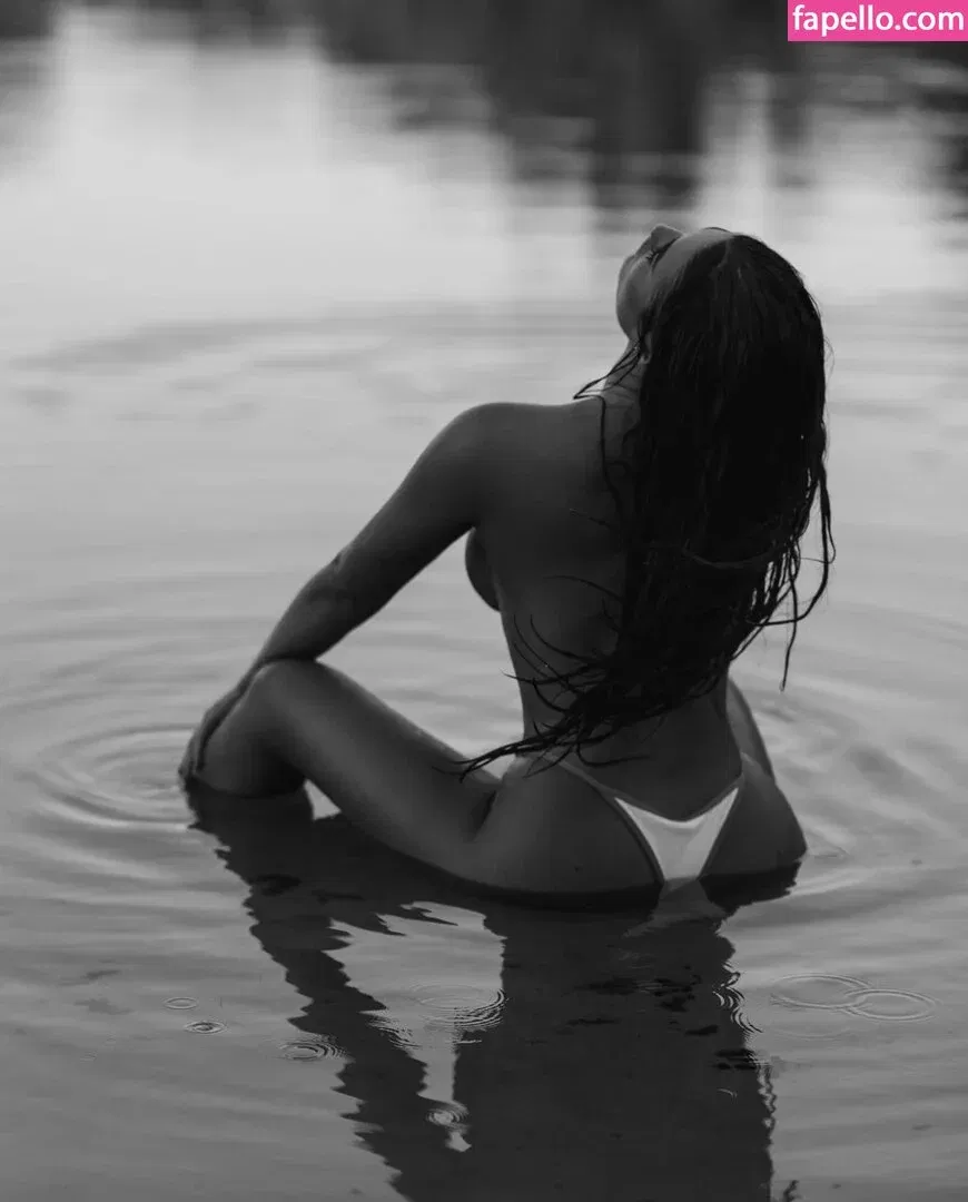 Laura Mania Onlyfans Photo Gallery 