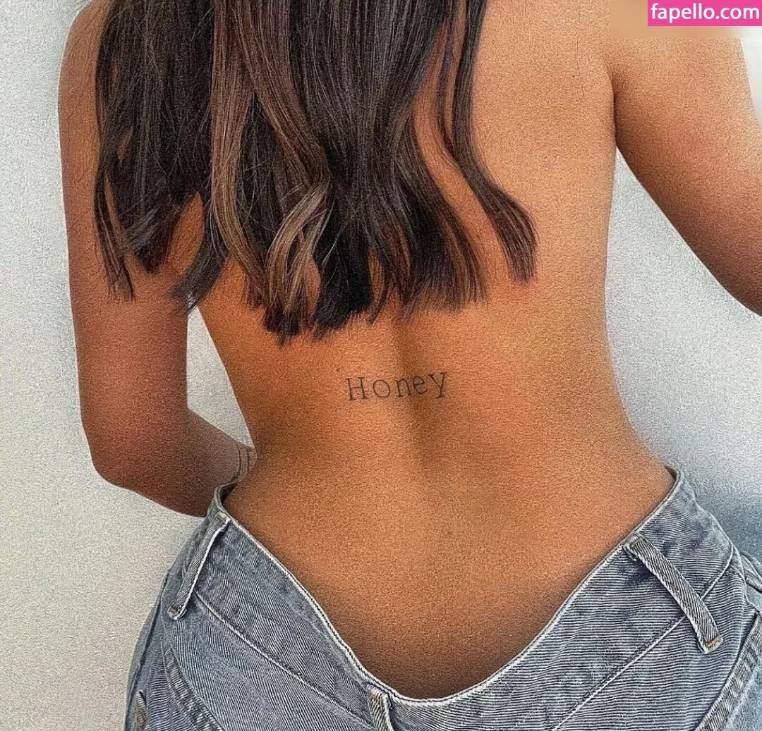 Laura Mania Onlyfans Photo Gallery 