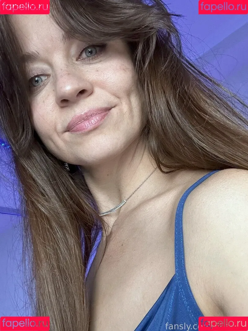 Elleelfa Onlyfans Photo Gallery 