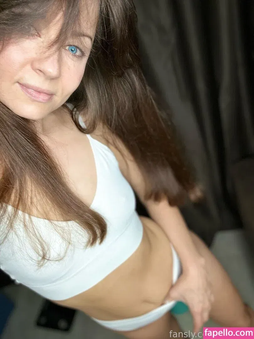 Elleelfa Onlyfans Photo Gallery 