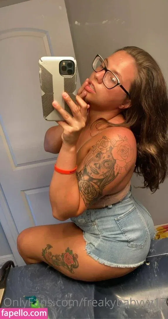 freakybabyyy17 Onlyfans Photo Gallery 