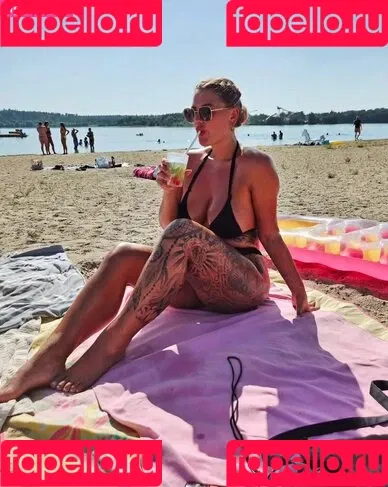 Beach Onlyfans Photo Gallery 