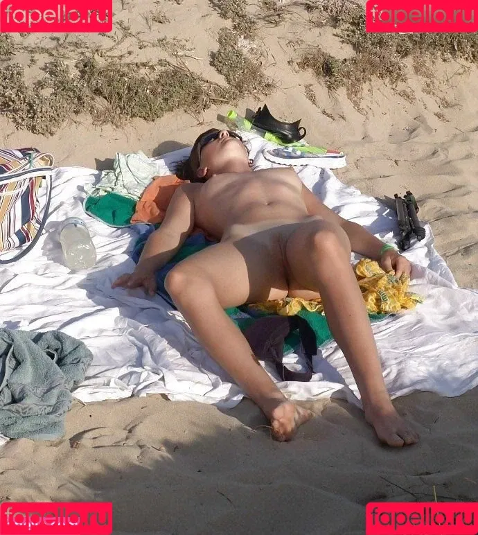 Beach Onlyfans Photo Gallery 