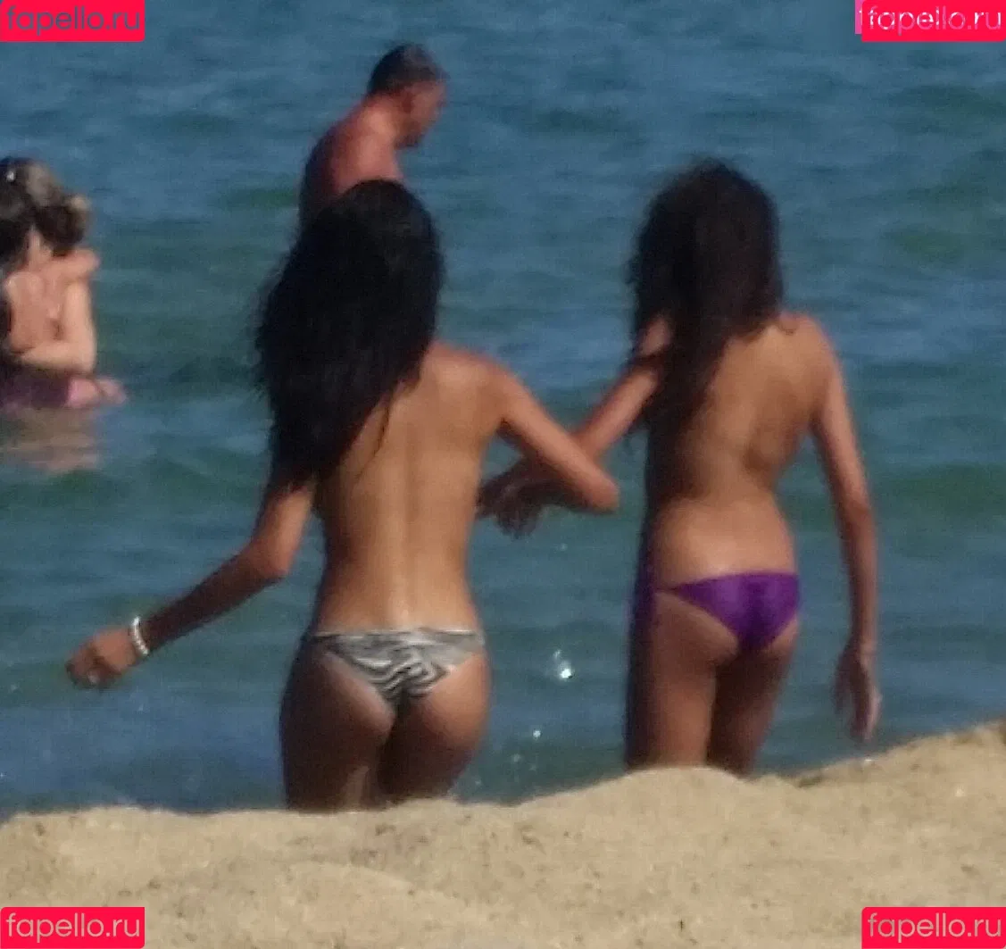 Beach Onlyfans Photo Gallery 