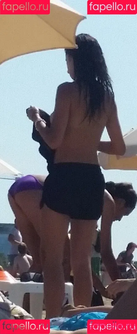 Beach Onlyfans Photo Gallery 