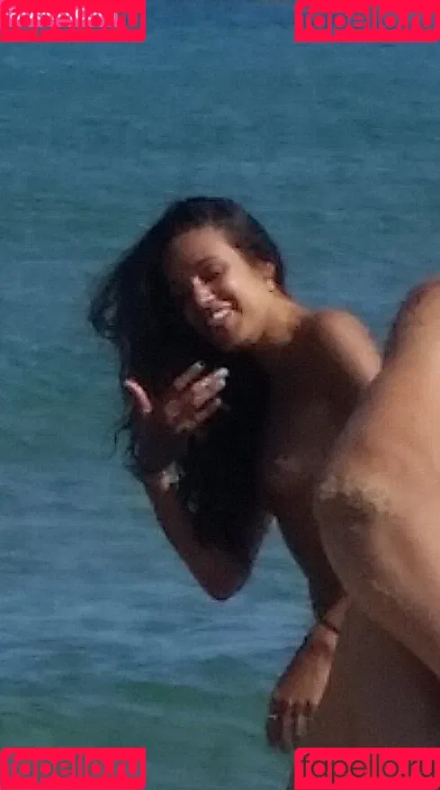 Beach Onlyfans Photo Gallery 