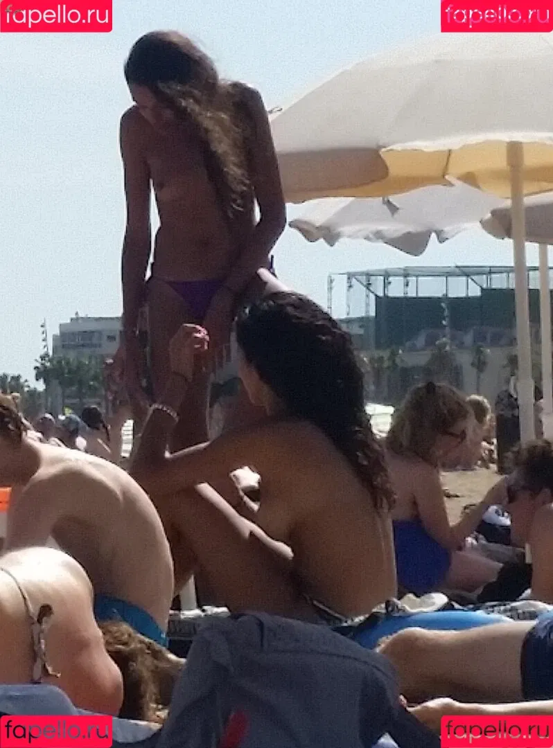 Beach Onlyfans Photo Gallery 