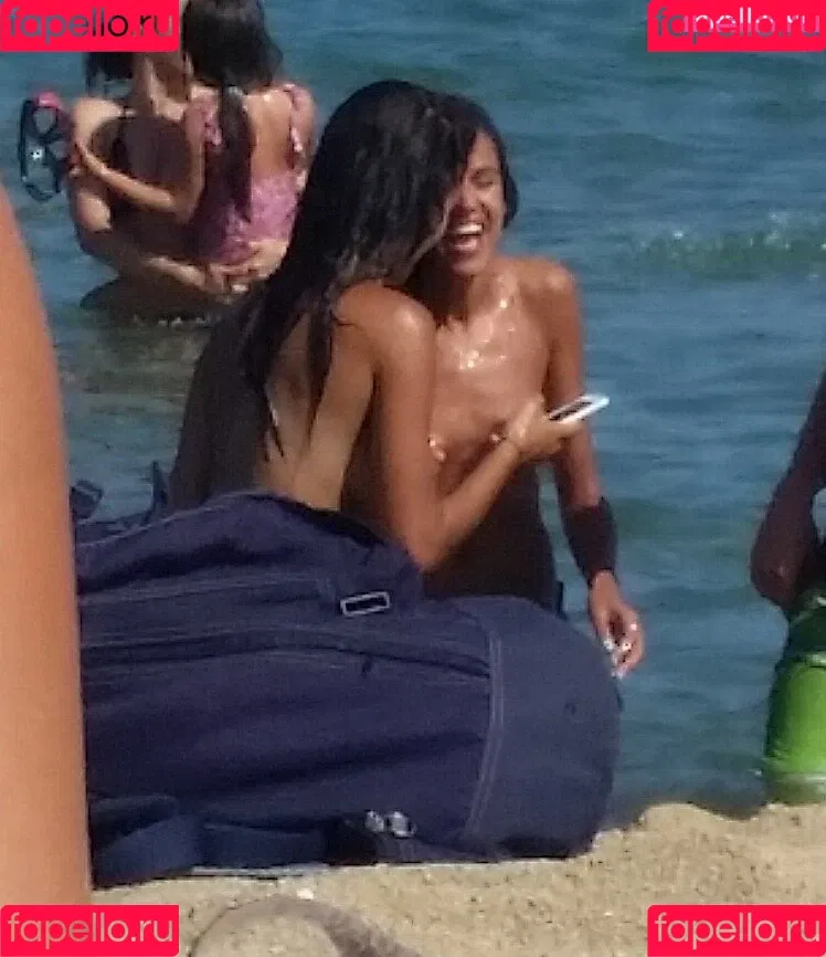 Beach Onlyfans Photo Gallery 