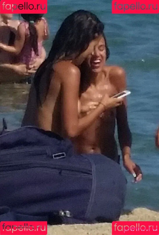 Beach Onlyfans Photo Gallery 