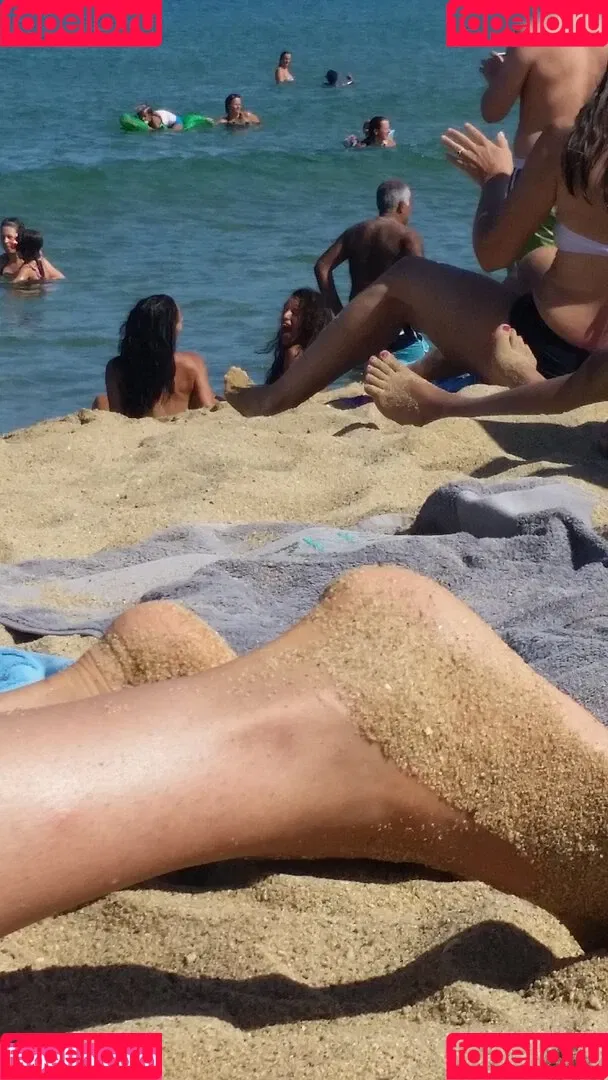 Beach Onlyfans Photo Gallery 
