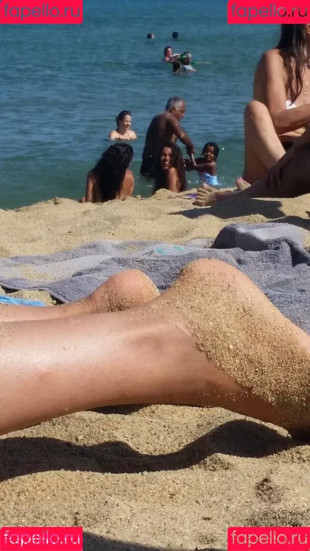 Beach Onlyfans Photo Gallery 