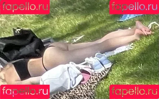 Beach Onlyfans Photo Gallery 