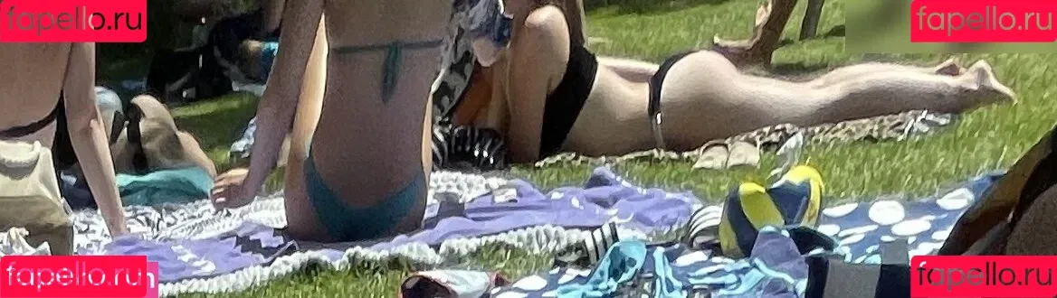 Beach Onlyfans Photo Gallery 