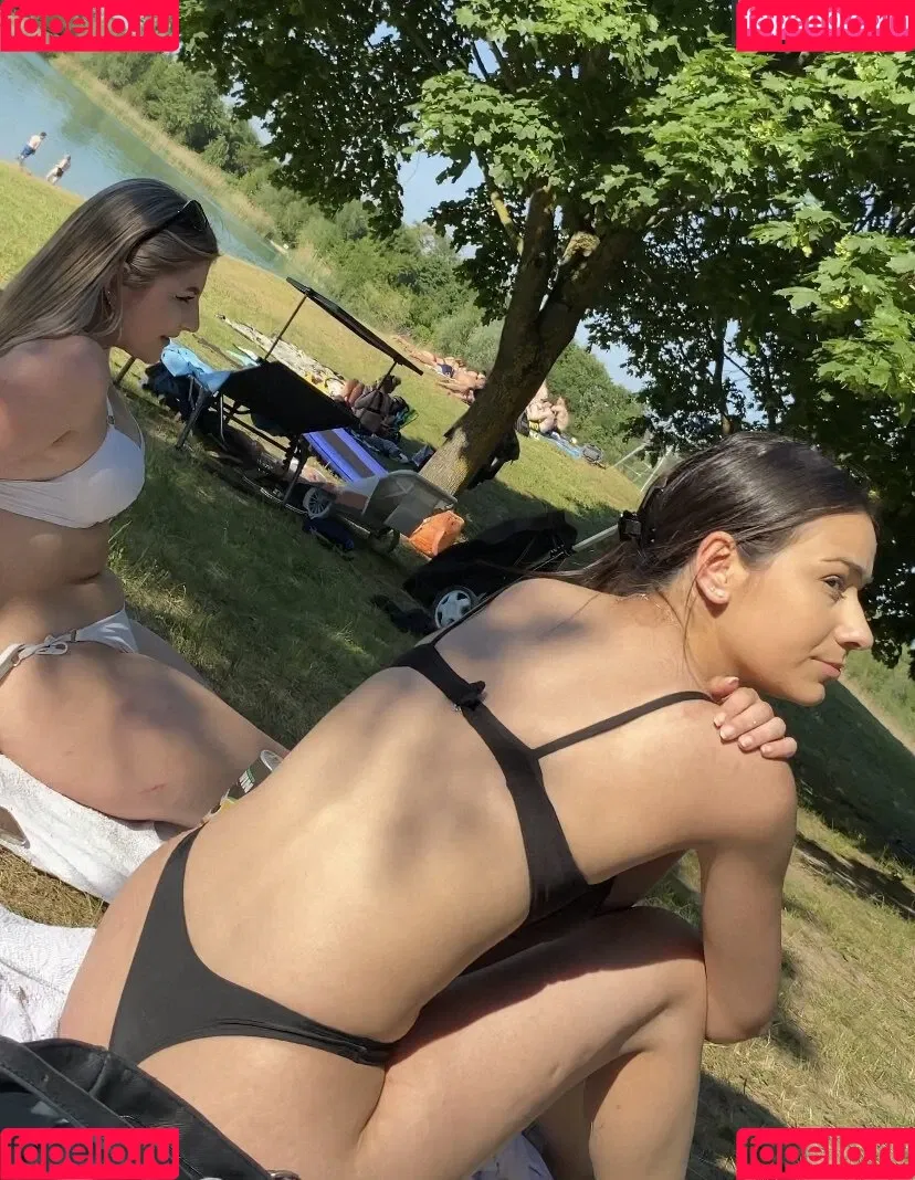 Beach Onlyfans Photo Gallery 