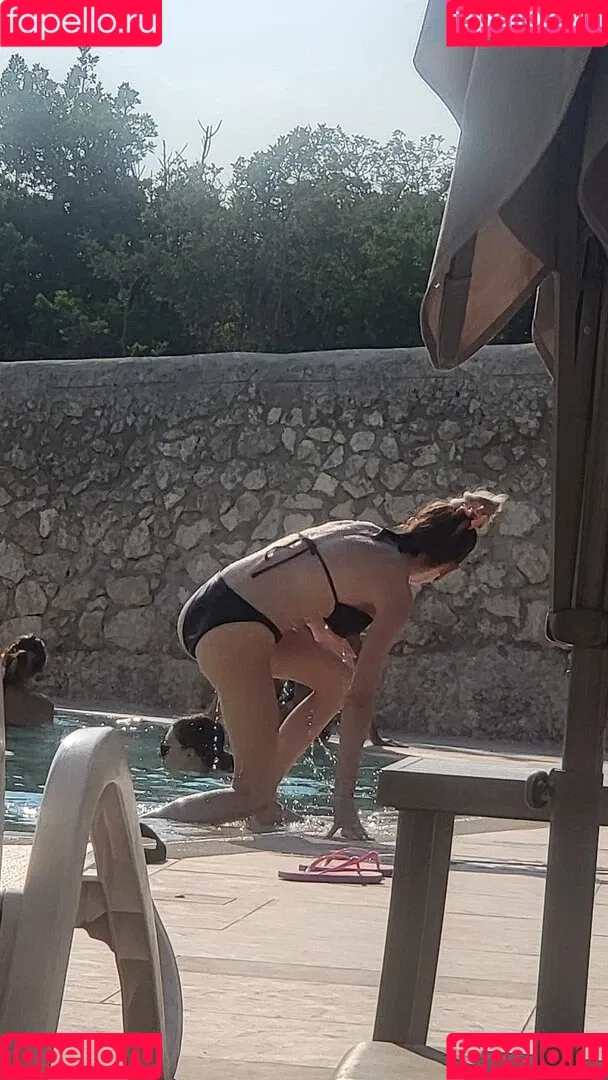 Beach Onlyfans Photo Gallery 