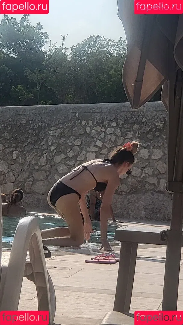 Beach Onlyfans Photo Gallery 
