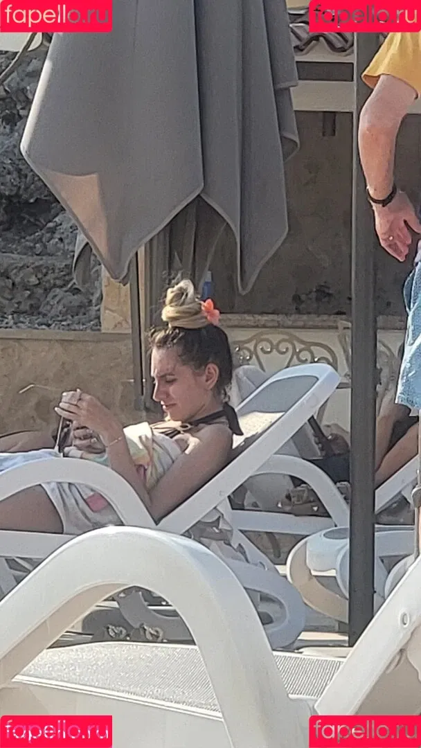 Beach Onlyfans Photo Gallery 