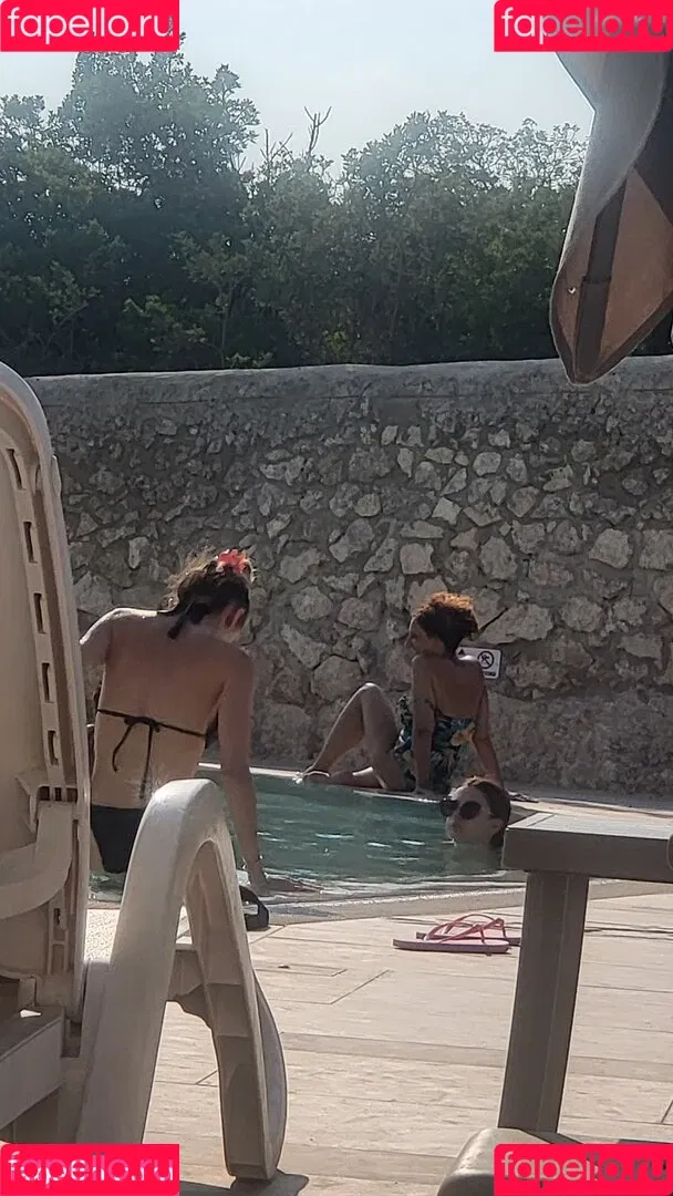 Beach Onlyfans Photo Gallery 
