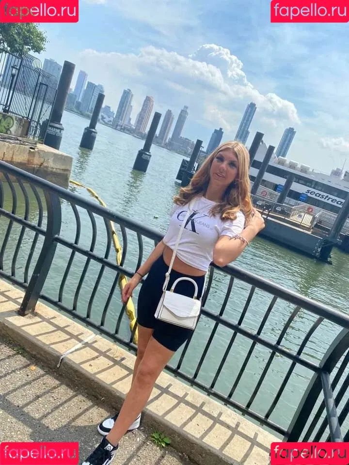 Paisley Duggan Onlyfans Photo Gallery 