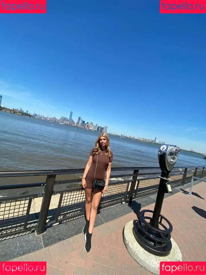 Paisley Duggan Onlyfans Photo Gallery 