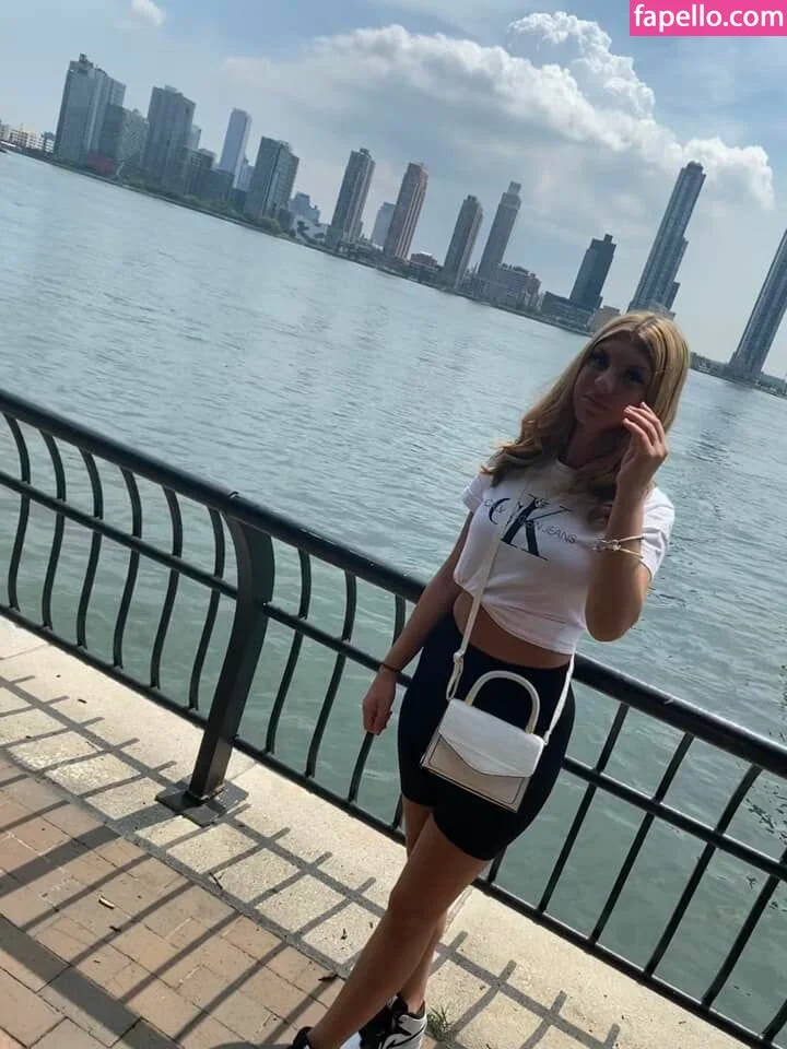 Paisley Duggan Onlyfans Photo Gallery 