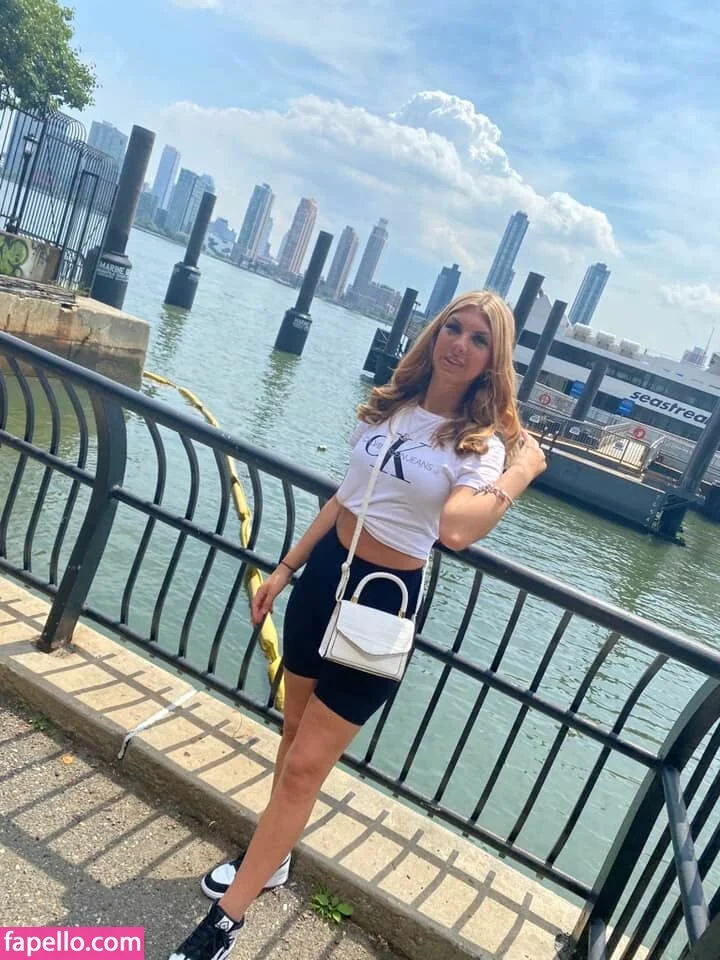 Paisley Duggan Onlyfans Photo Gallery 